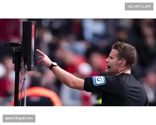 德甲与德乙裁判组将统一配备新一代球员体能监测数据接收终端